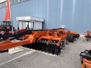 Mainland приветства тайванските предприятия да се стремят към развитие на фона на шума около победата на мотоциклети