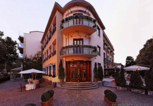 Where to Stay in Monza Before It Sells Out!