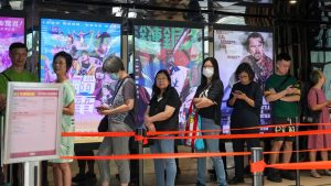 Куче-робот Unitree B2-W демонстрира човешки умения за носене, обръщане и офроуд · TechNode