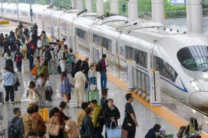 Рекорд на железопътните пътнически пътувания в Китай