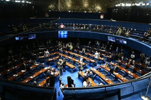 Конгресът на Бразилия приема законопроект за намаляване на 27-годишната присъда на Болсонаро