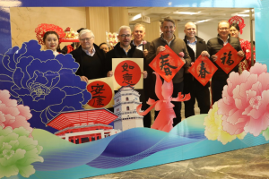 Библиотеката на Юнчен е домакин на обмен на Пролетен фестивал с норвежки посетители