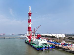 Кораб за набиване на пилоти от световна класа, доставен в Източен Китай