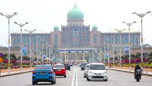 Малайзийското бизнес лоби казва, че работата от вкъщи ще навреди на печалбите на града и се сблъсква с обратна реакция